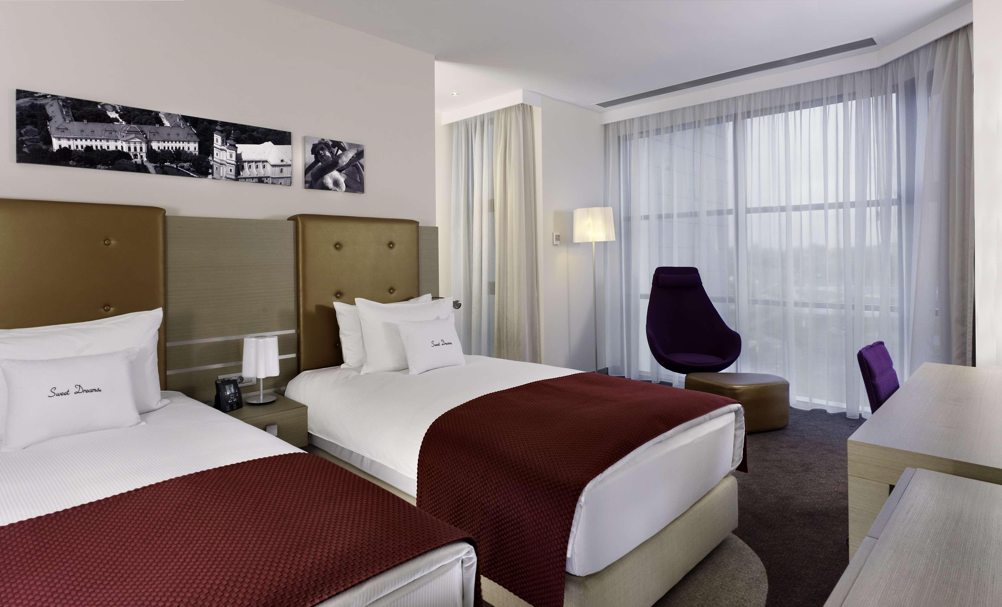 Hotel Doubletree By Hilton Oradea Pokój zdjęcie